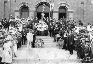 View of the Steps of Mount Carmel during Bidding for Statue, Procession for the Feast of Saint Rocco, c. 1940. This image is part of Italians of Colorado project. Image courtesy Stephen H. Hart Library & Research Center, History Colorado.