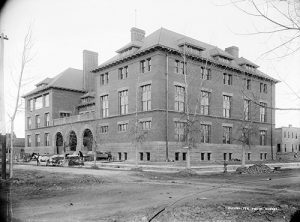 A view of the first West Side High School located at 5th Ave. and Fox St. Image courtesy Stephen H. Hart Library & Research Center, History Colorado.